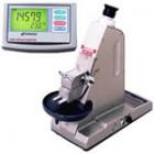 阿貝折射儀適用于衡量液體及固體樣本，例如玻璃片、塑料玻璃、塑料片與其它固態(tài)膠卷。
