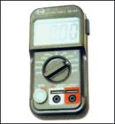 YF-150  數(shù)字電容表.顯示:3 1/2數(shù)位配0.86"(22mm)LCD,量程：0.1pF～20mF(即20000uF),檔位與精度：200P ±(0.5%rdg+1dgt+0.5pF)  2000P/20n/200n/2u/20u/200u ±（0.5%rdg+3dgt)  20MF ±(2%+1dgt),準(zhǔn)確度:0.5%/自動(dòng)調(diào)零功能
