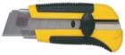 25MM DYNAGRIP 割刀: 旋轉(zhuǎn)鎖鈕，有效安全的縮緊刀片。25mm加寬刀片，工作壽命更長。內(nèi)存1片刀片。人體工程學(xué)手柄，握持舒適。標(biāo)準(zhǔn)史丹利黃色ABS刀身。
