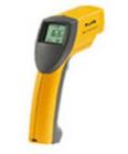 FLUKE68紅外線測(cè)溫儀 測(cè)量溫度為-30～760℃(-25至1400°F)。D:S=50:1,標(biāo)準(zhǔn)焦距。光譜響應(yīng)8μm至14μm ，激光瞄準(zhǔn)，顯示分辨率:0.1℃，精度：±1% 或±1℃


 

