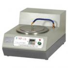 　MP-1A型金相試樣磨拋機(jī)，是采用變頻實(shí)現(xiàn)無(wú)級(jí)變速的金相制樣設(shè)備，可適應(yīng)各種不同材料試樣制備的轉(zhuǎn)速要求，該機(jī)的積污盤(pán)、罩、蓋均由不銹鋼材料制成， 砂紙直徑:230mm.拋盤(pán)直徑：220mm.轉(zhuǎn)速：50～1000v/min（無(wú)級(jí)）.電動(dòng)機(jī)：BY80變頻電機(jī) 三相220V 0～50Hz

 
