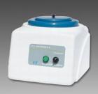  P-1型金相試樣拋光機(jī)適用于對經(jīng)磨光后的金屬材料進(jìn)行拋光，可獲得光亮如鏡的金屬表面，供在顯微鏡下觀察與測定金相組織。拋盤直徑 ?200mm.拋盤轉(zhuǎn)速 1400r/min.電動機(jī) 180w  220V 50Hz 
