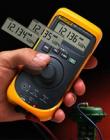 Fluke 707 環(huán)路校準器 mA 電源、仿真和測量功能 0.015% 的準確度和 0.001 mA 的分辨率 24 V 回路電源，進行mA 測量，包括 250Ω的 HART 電阻器  0-28 直流電壓測量，檢查回路電壓 