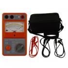 ●每種機(jī)型有三種額定電壓。

●絕緣阻值采用對數(shù)分度線，均勻清晰，讀數(shù)方便。

●線性交流電壓表刻度提供300V或600V的量程。

●強(qiáng)帶載能力，輸出短路電流大于1mA。。

●防塵防潮結(jié)構(gòu)，適于戶外操作。

●體積小，重量輕，操作簡捷，攜帶方便。

●電池供電，低功耗。

●電池容量檢查功能。

●線性交流電壓表刻度提供300V或600V的量程。
