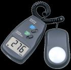 測(cè)量范圍：1Lux～50,000Lux
準(zhǔn)確度：±(4% +10個(gè)字)
　　　　 ±(5%+10個(gè)字) 大于10,000Lux時(shí)
