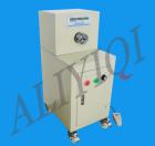 儀器特點(diǎn)： 
? 儀器穩(wěn)定性好，移動(dòng)方便，適合室內(nèi)任意地方測(cè)試使用。
? 電動(dòng)加載，無(wú)級(jí)調(diào)速，齒輪傳動(dòng)平穩(wěn)，結(jié)構(gòu)緊湊，操作簡(jiǎn)單穩(wěn)定。
? 儀器標(biāo)準(zhǔn)配置的三爪卡盤，可實(shí)現(xiàn)0～80mm被測(cè)物的方便、快速、準(zhǔn)確裝夾。 
? 外型尺寸： 長(zhǎng)×寬×高：400mm×520mm×1040mm。
? 工作空間： 長(zhǎng)×寬：400mm×120mm。 ? 額定負(fù)荷：50N.m。