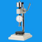 功 能：
LX-A 型和LX-C型邵氏硬度計可裝配在本公司配套生產(chǎn)的LAC型硬度計測試支架上使用，可提高測試精度。 
