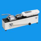 說明： 
ADL端子拉力測(cè)試儀是我公司針對(duì)線束及電子行業(yè)研制開發(fā)的一種檢測(cè)設(shè)備，專用于檢測(cè)各種線束接線端子的拉脫力?？膳渲肗K、HF推拉力計(jì)和專用夾具，本儀器具有設(shè)備小巧、控制準(zhǔn)確、測(cè)量精度高、試件裝夾方便、操作簡單等特點(diǎn)，是線束生產(chǎn)廠家確保產(chǎn)品質(zhì)量的理想設(shè)備。
