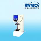HBS-3000型數(shù)顯布氏硬度計(jì) 
HBS-3000數(shù)顯布氏硬度計(jì)是新開發(fā)的，具有國(guó)內(nèi)先進(jìn)水平的新一代布氏硬度計(jì)。適用于黑色金屬，有色金屬的布氏硬度測(cè)定。本機(jī)采用電子自動(dòng)加荷，計(jì)算機(jī)軟件編程，高倍率光學(xué)測(cè)量，光電傳感等系統(tǒng)。各項(xiàng)操作過程和試驗(yàn)結(jié)果的數(shù)據(jù)均可在LTD大屏幕顯示，試驗(yàn)結(jié)果的數(shù)據(jù)可通過打印機(jī)輸出。本機(jī)適用于各類生產(chǎn)加工企業(yè)、大專院校、科研機(jī)械的試驗(yàn)室。
