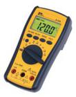 產品特點
 
? 真有效值測量
? 測量精度：3 3/4位
? 自動/手動量程，易于操作
? 背光大顯示屏，塑膠保護外套，自動關機功能
? 可選光電隔離RS232通信接口，配合PC機分析軟件進行數據分析
? 可與鉗形適配器配合使用，測量大電流
