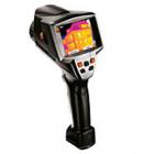 產(chǎn)品介紹：

紅外熱像儀可將人眼無法看到的紅外輻射能量轉(zhuǎn)換為電信號，并以備種不同的顏色來表示不同溫度分布的可視圖像顯示出來。這些可視的數(shù)據(jù)信號可以協(xié)助您查找溫度異常點(diǎn)，從而在故障未發(fā)生之前發(fā)現(xiàn)故障隱患，識(shí)別設(shè)備或系統(tǒng)的潛在問題。

testo 881，高靈敏度專業(yè)用于建筑節(jié)能檢測，可協(xié)助用戶發(fā)現(xiàn)泄漏點(diǎn)，節(jié)約成本消耗。
testo 881的應(yīng)用，可為您節(jié)約更多的時(shí)間，精力及成本，并且在更大程度上保證生產(chǎn)操作的安全性。

