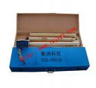 主要性能參數(shù) ： 
⑴ 定位精度：1cm ；
⑵ 探測(cè)靈敏度：探測(cè)深度200mm（探環(huán)到錨桿托盤(pán)的距離）。 
⑶ 電 源：鎳鎘充電電池，配專(zhuān)用充電機(jī)。充電后可連續(xù)工作8小時(shí)。 
⑷ 外 形：基礎(chǔ)長(zhǎng)度0.9米，加長(zhǎng)后可達(dá)2.7米，重量2kg 。